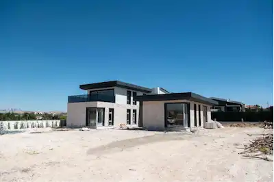 GÖLBAŞI BALLIKPINARDA 1500 M2 ARSA HAVUZLU TAM MÜSTAKİL 6+2 VİLLA