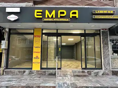 İZMİT MERKEZ SANTRAL'DE ANA CADDE ÜSTÜ 140 M2 KİRALIK DÜKKAN