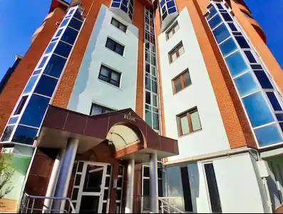 FAHRİ KAYAHANIN EN GÖZDE YERİNDE 4+1 SATILIK DAİR