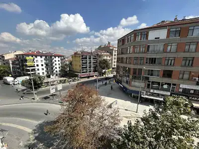 250M2 KAPALI OTOPARKLI ,CADDE CEPHELİ