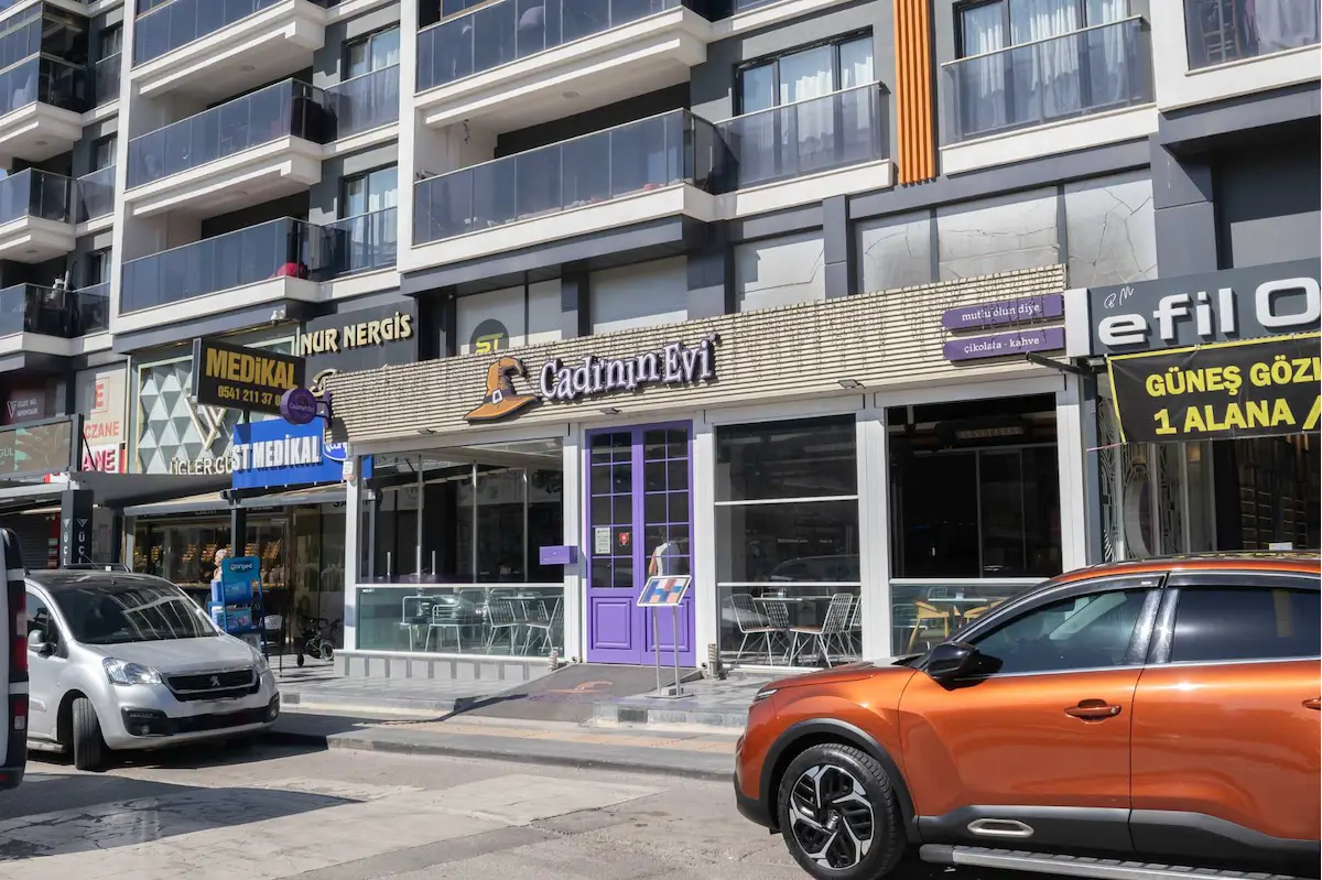 ANA CADDE ÜZERİ KURUMSAL KİRACILI 344M2 SATILIK DÜKKAN