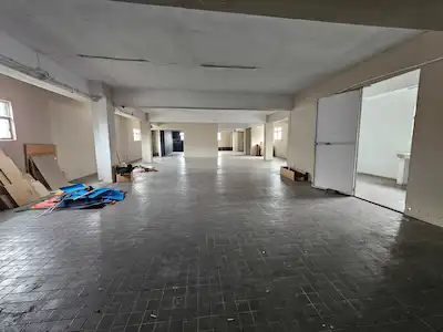 ESENŞEHIRDE CADDE ÜZERI 300 M2 DEPO/HAFIF İMALATHANE