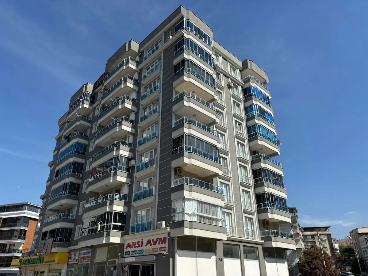 MENEMEN UĞUR MUMCU MAHALLESINDE 145 M2 SATILIK 3+1 DAİRE FINANSMAN KURULUŞLARINA UYGUN