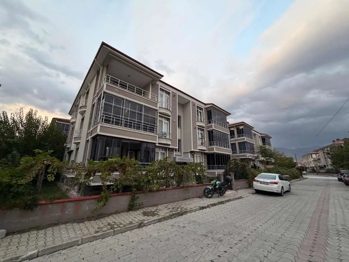 REMAX DEM'DEN DEMİRKENT MAH. ARA KAT ÖN CEPHE 3+1 DAİRE