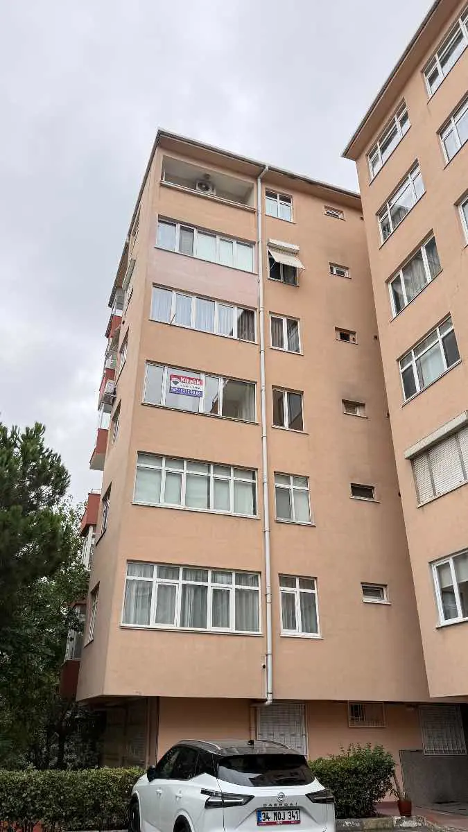 ETİLER DERYA SİTESİ'NDE KİRALIK 3+1 ARA KAT,BALKONLU,OTOPARKLI