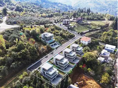 ULAŞLI'DA %25 İMARLI, BODRUM AVANTAJLI FIRSAT VİLLA ARSASI