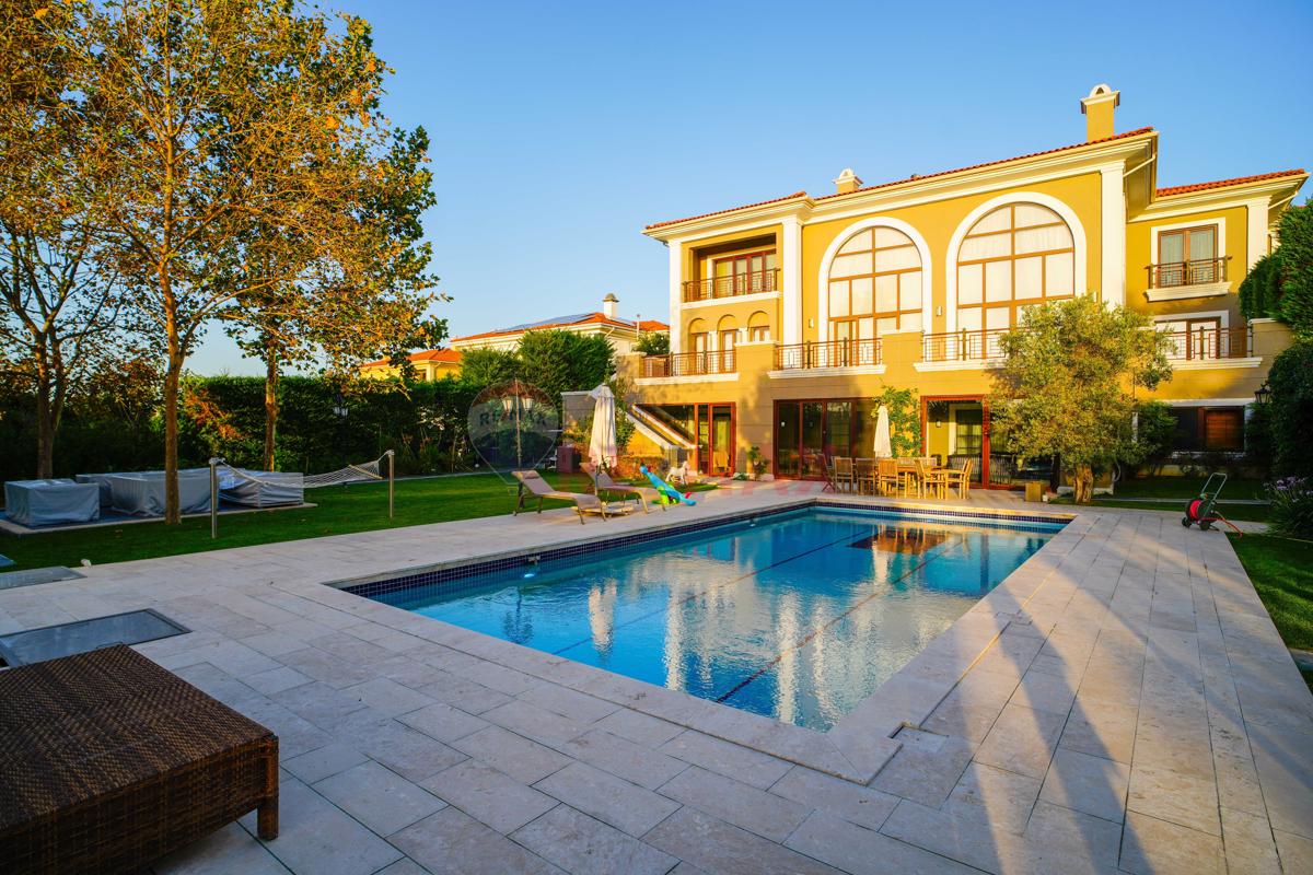 FOR SALE | ULTRA-LUXURY MANSION WITH PRIVATE POOL IN BÜYÜKÇEKMECE PELIKAN HILL