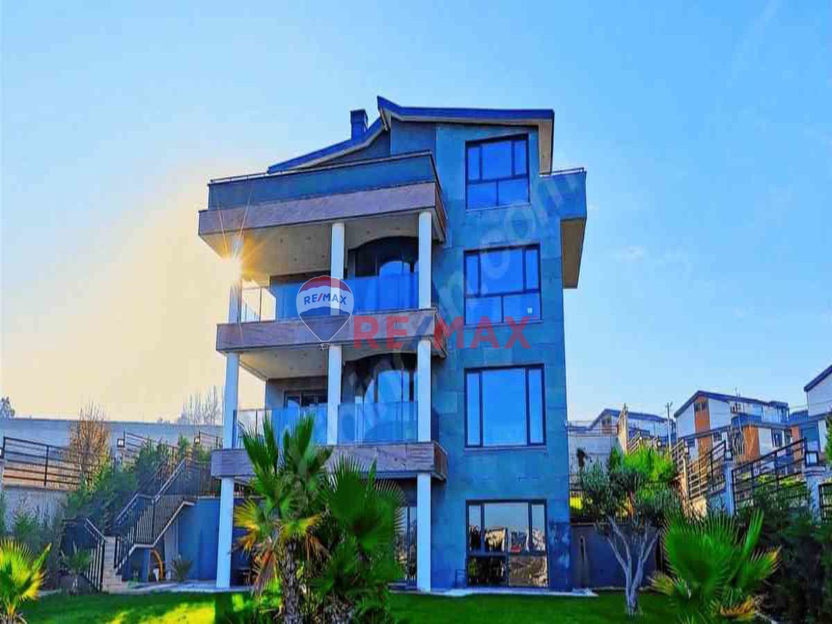 REMAX MAXİMUM'DAN SATILIK 9+2 ÖZEL YAPIM DENİZ MANZARALI VİLLA