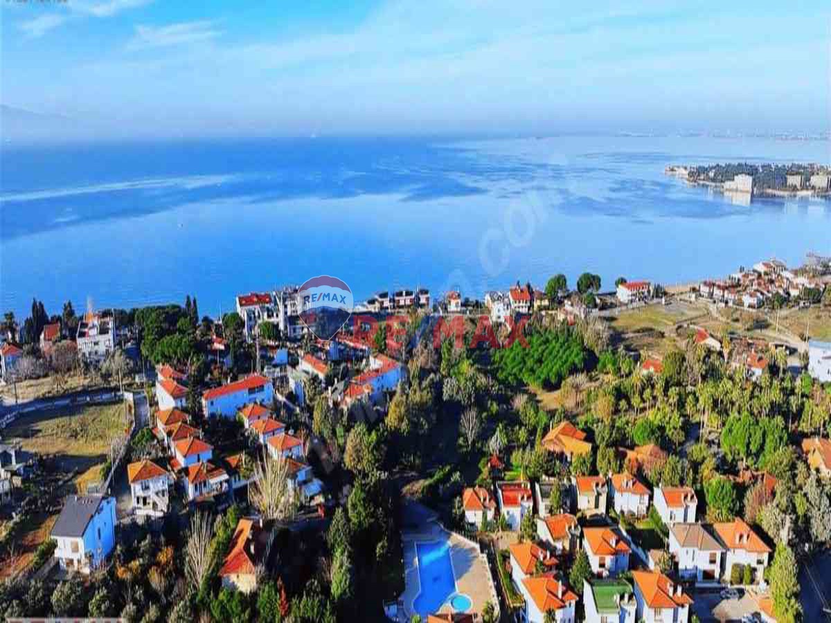 REMAX MAXİMUM'DAN SATILIK 9+2 ÖZEL YAPIM DENİZ MANZARALI VİLLA