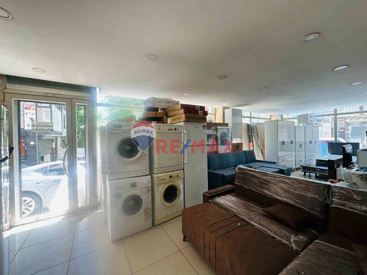 VATAN MAHALLESİ'NDE KÖŞEBAŞI ÇİFT CEPHE 160 M² SATILIK DÜKKAN