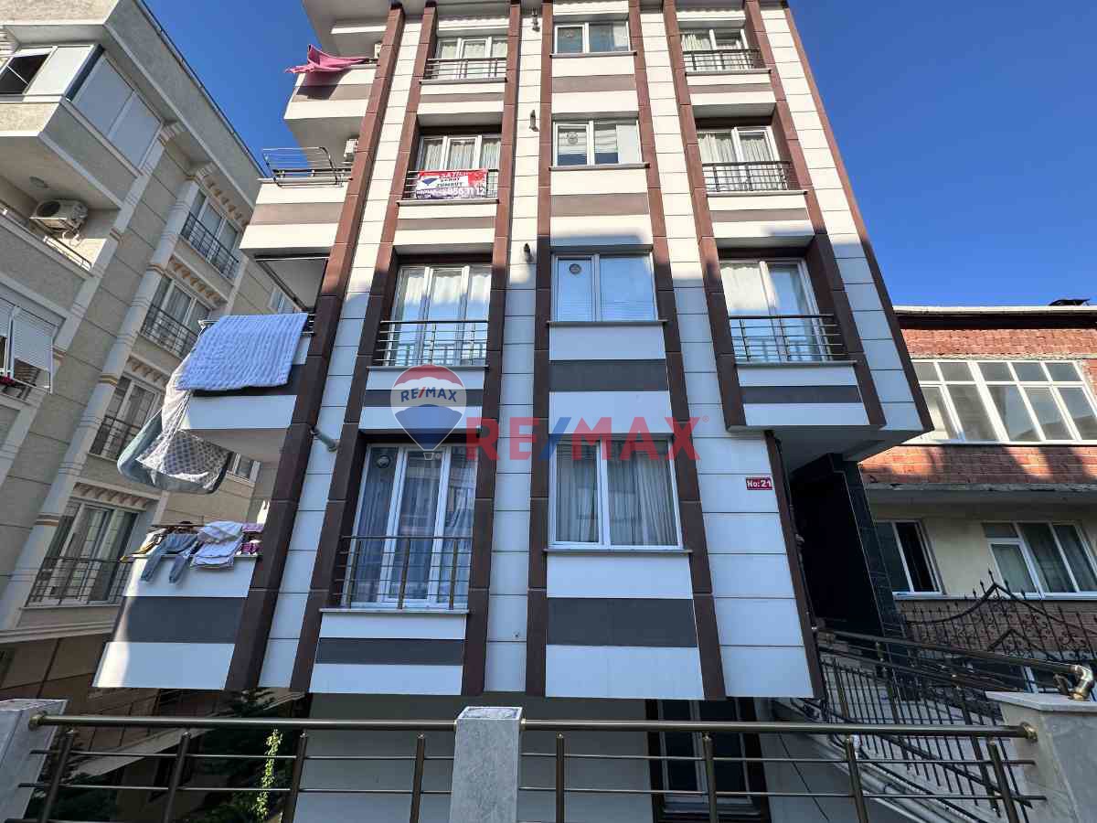 BEYLKDÜZÜ YAKUPLU MAH. 4 YILLIK YENI BINADA FERAH AYDINLIK SATILIK 2+1 DAIRE