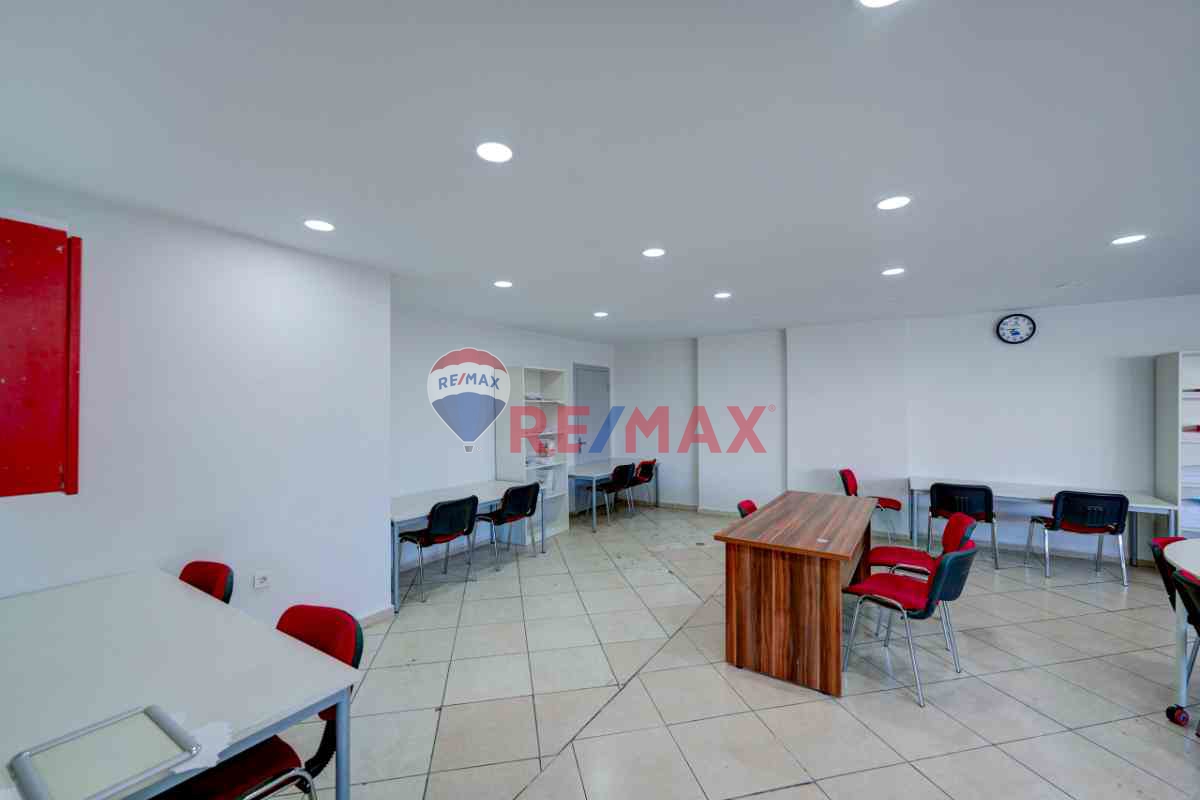 REMAXTIME'DAN BÜYÜKDERE CADDE ÜZERİ TERASLI 340M2 OFİS KATI