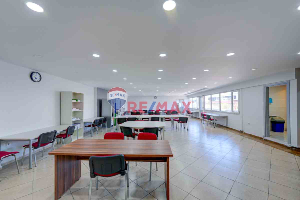 REMAXTIME'DAN BÜYÜKDERE CADDE ÜZERİ TERASLI 340M2 OFİS KATI