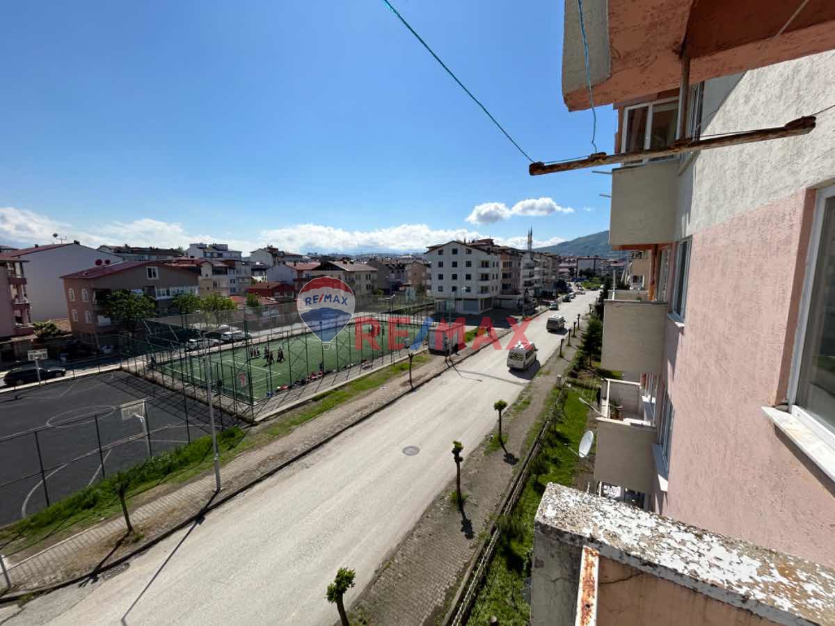 RE/MAX YALI AKYAZI MAH. ARA KAT 3+1 KİRALIK DAİRE