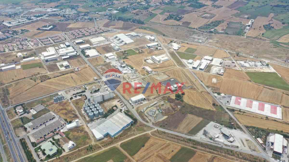 TEKİRDAĞ DUMANSIZDA SATILIK 2963 M2 SANAYİ ARSASI