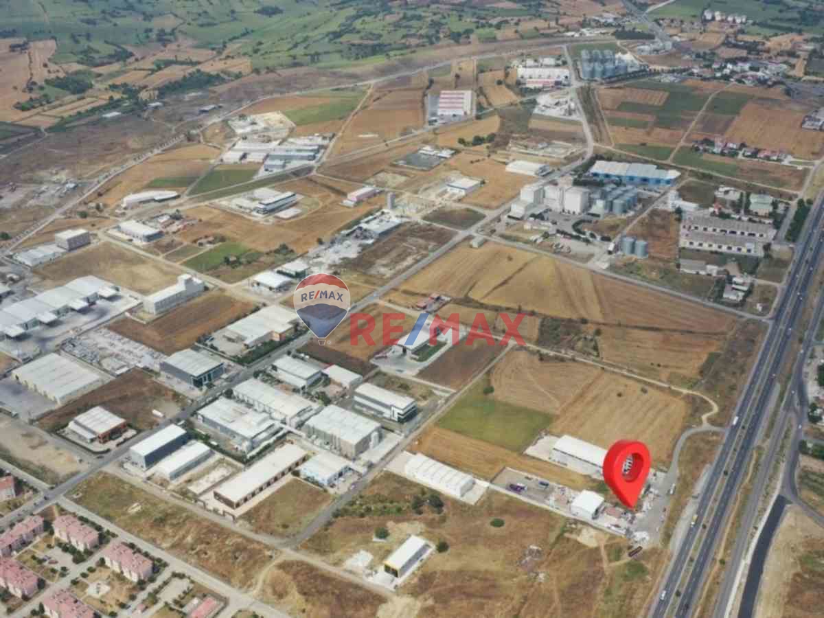 TEKİRDAĞ DUMANSIZDA SATILIK 2963 M2 SANAYİ ARSASI