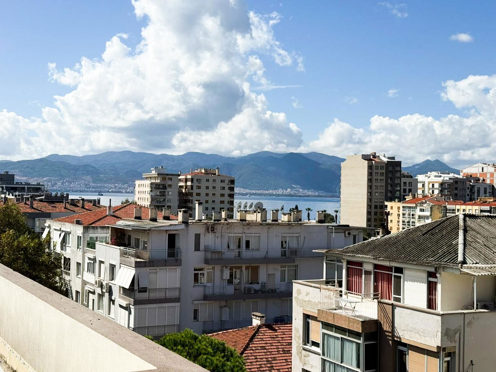 REMAX CAPELLA ÇAMLIK SOKAKTA SATILIK DUBLEKS DAIRE