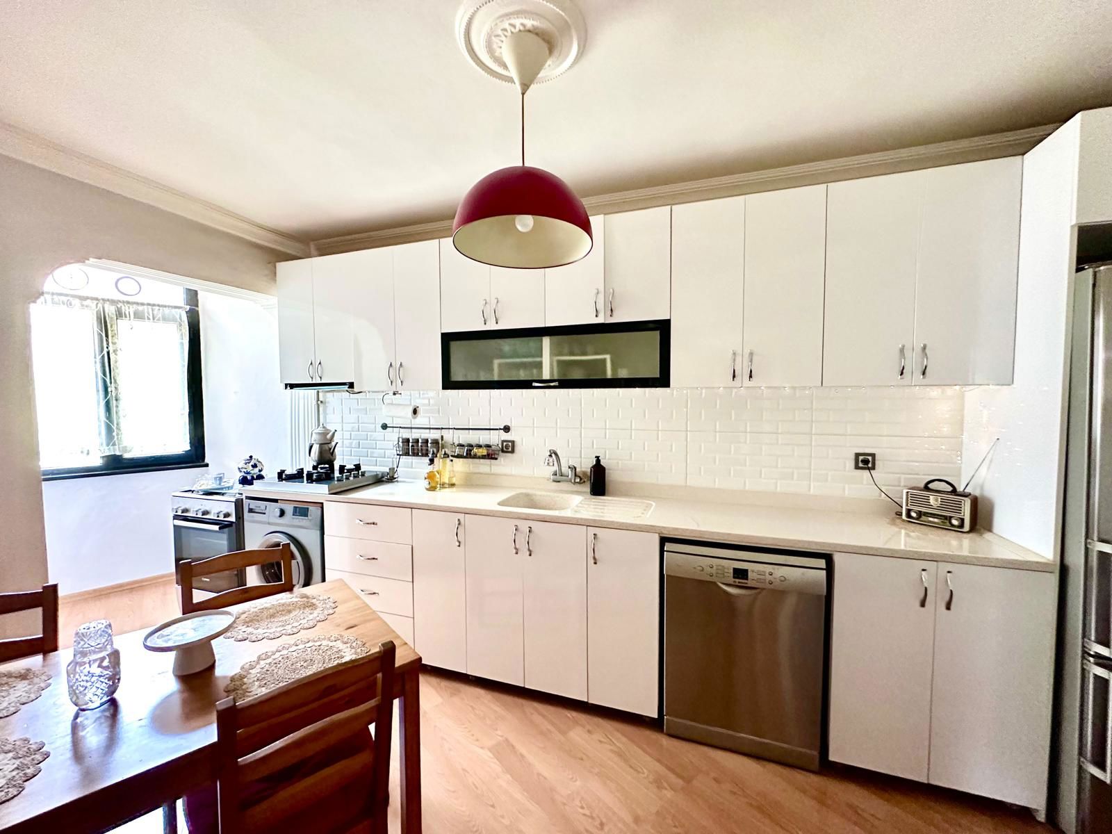 ADEM YAVUZ'DA METROYA YAKIN KİRALIK 3+1 DAİRE