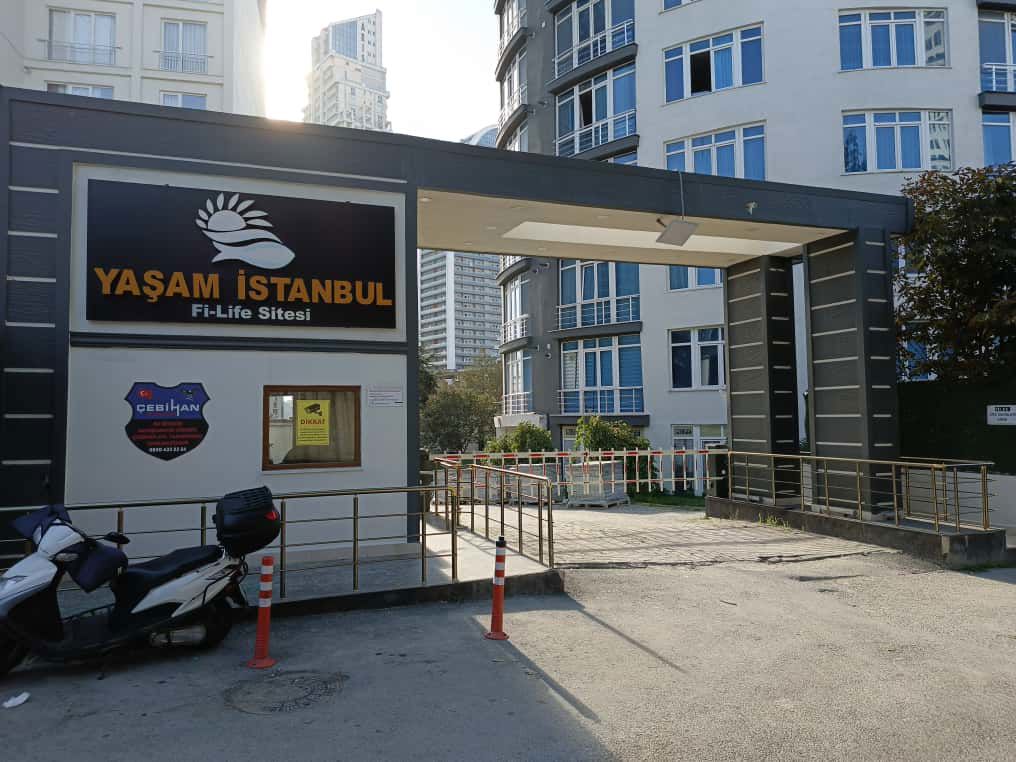 YAŞAM İSTANBUL Fİ LİFE SİTESİ METROBÜSE YAKIN 1+1
