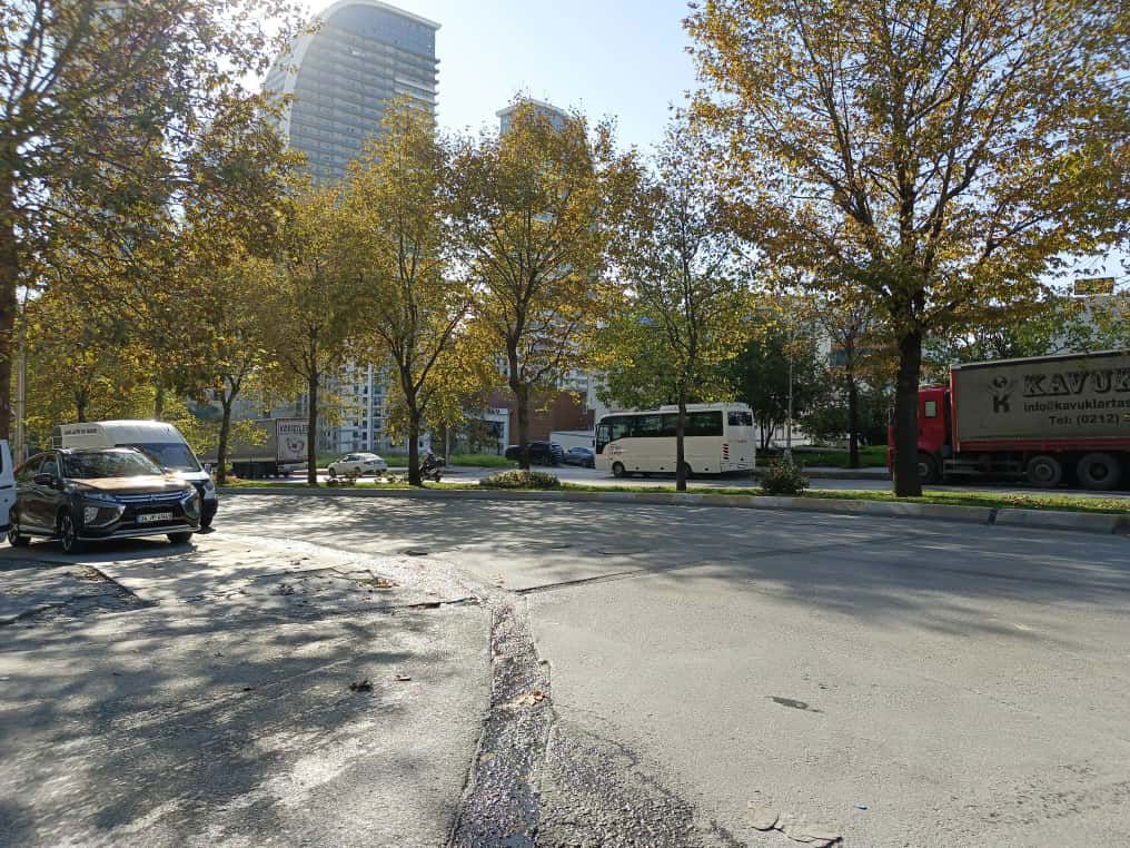 YAŞAM İSTANBUL Fİ LİFE SİTESİ METROBÜSE YAKIN 1+1