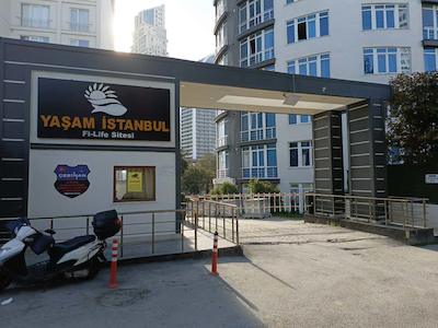YAŞAM İSTANBUL Fİ LİFE SİTESİ METROBÜSE YAKIN 1+1
