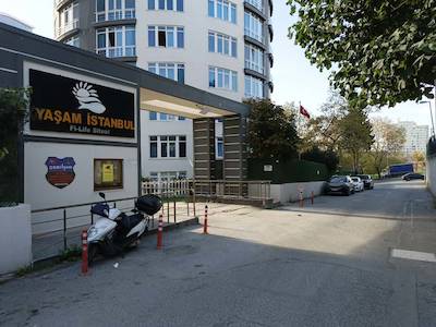 YAŞAM İSTANBUL Fİ LİFE SİTESİ METROBÜSE YAKIN 1+1