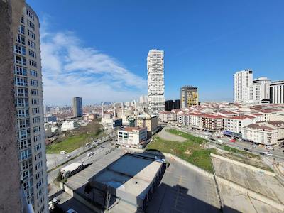 YAŞAM İSTANBUL Fİ LİFE SİTESİ METROBÜSE YAKIN 1+1