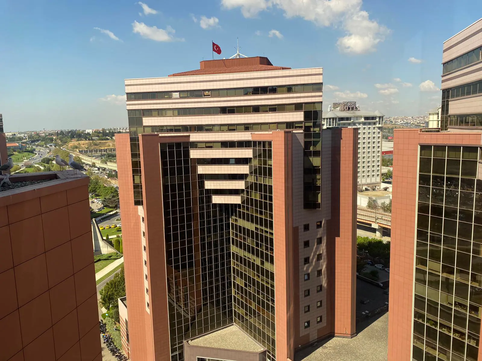 DÜNYA TİCARET MERKEZİ EGS DE NET 257 M2 OFİS