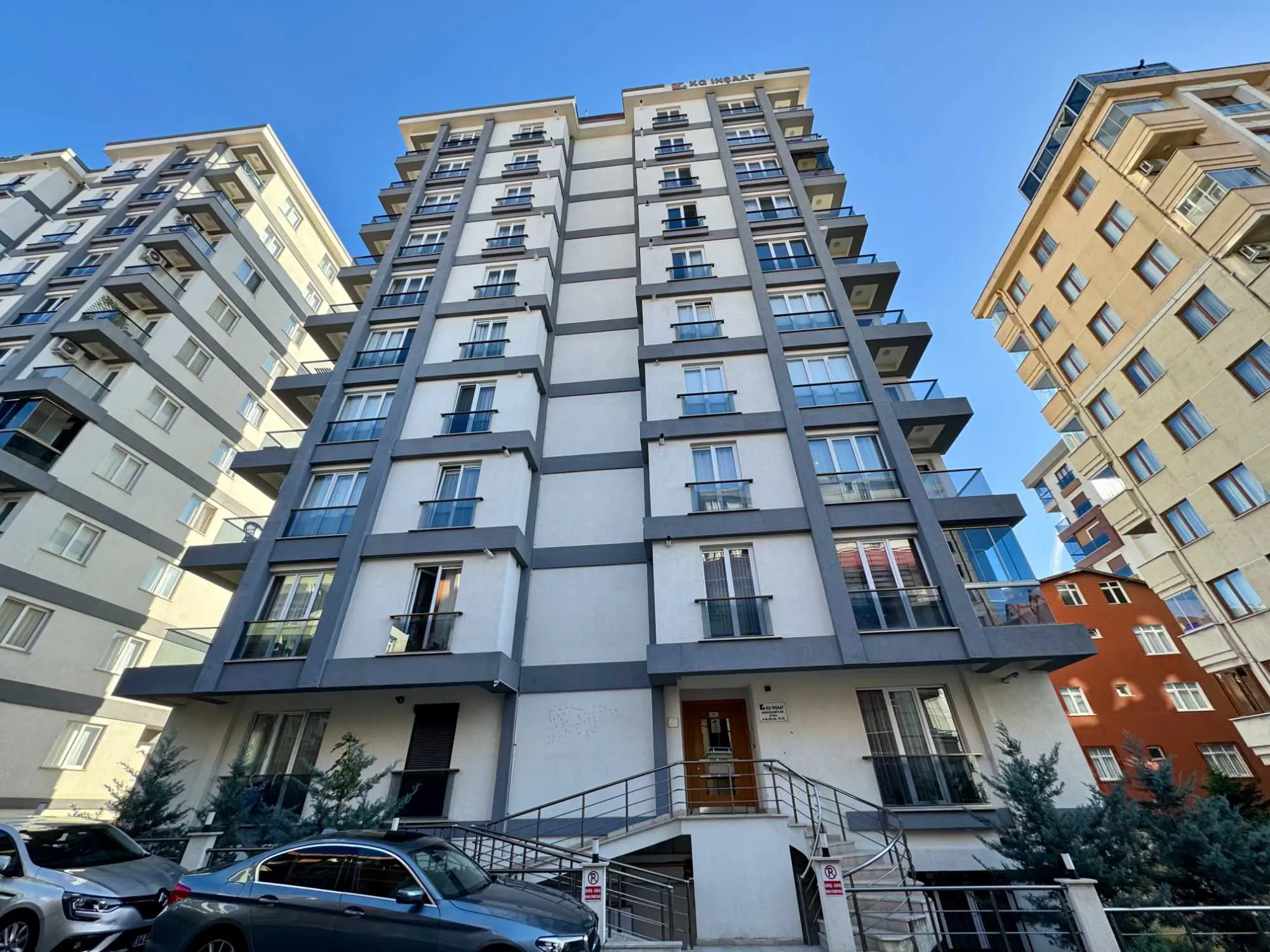 ÜMRANIYE ARMAĞANEVLER METROYA YAKIN SITE İÇI SATILIK 2+1 DAIRE