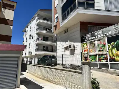 SERİK MERKEZ MAHALLESİ SALI PAZARI DİBİNDE SATILIK 3+1
