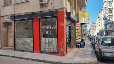 REMAX BEYAZ FOMARA MEYDANA YAKIN KİRALIK DÜKKAN