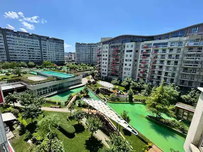SİNPAŞ LİVA SATIŞ OFİSİ REMAXPROF SEZAİ T. KİRALIK 2+1 126 M² GÖLET MANZARALI