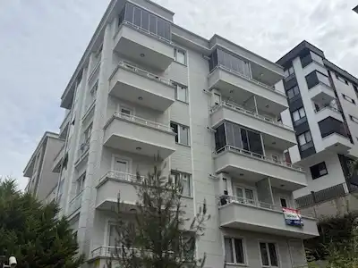 REMAX KUZEYDEN TRAMVAY DURAĞINDA EŞYALI KİRALIK 1+1