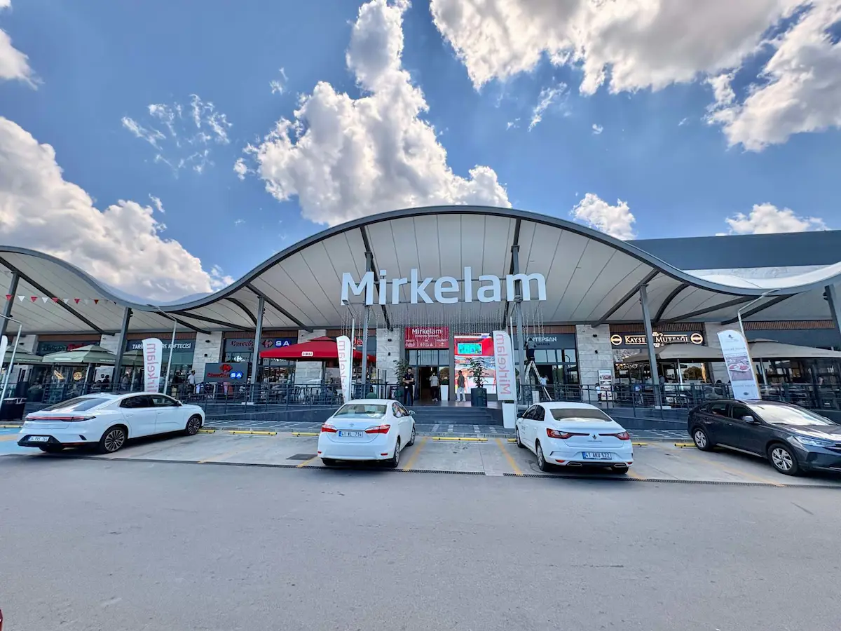 SAMANDRA TEM OTOBANINDA MİRKELAM TESİSLERİNDE KİRALIK 80M2 + 17M2 KIRALIK DÜKKAN