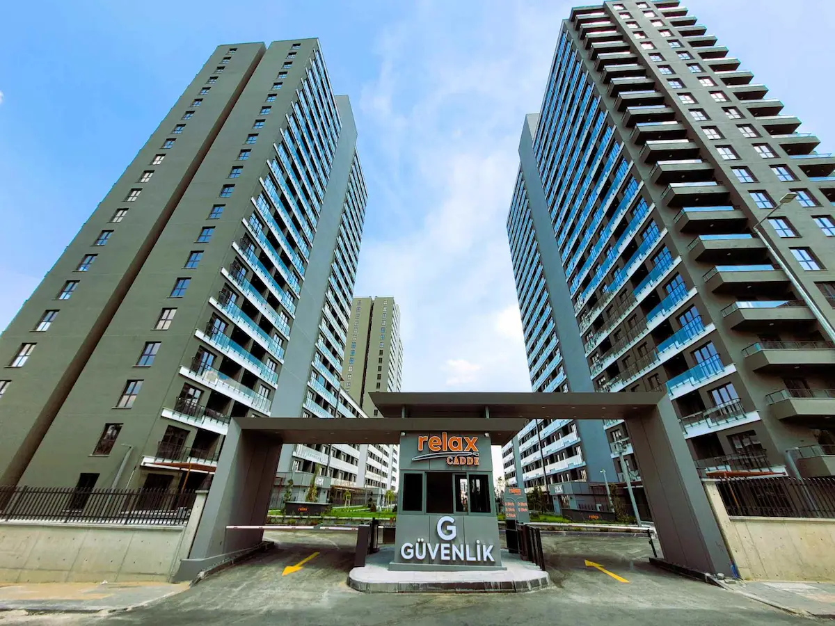 RELAX CADDE PROJESİNDE YENİ 1+1 EŞYALI DAİRE..