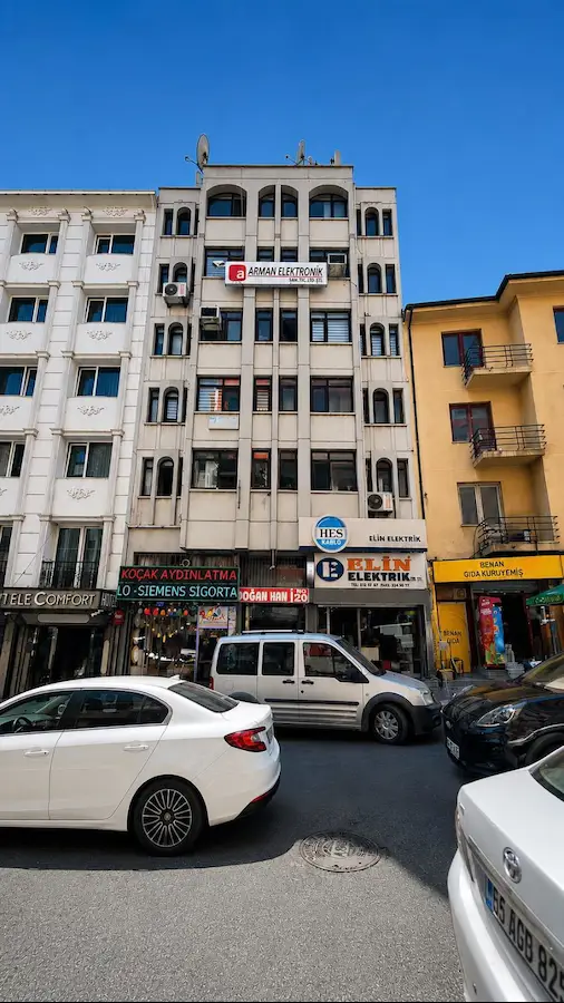 SANAYİ CADDESİ'NDE DOĞAN HAN'DA ASANSÖRLÜ SATILIK OFİS