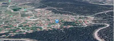 ÇAMLIDERE KAYABAŞI MAHALLESINDE IÇINDE TAŞ YAYLA EVI OLAN MUSTAKIL ARSA