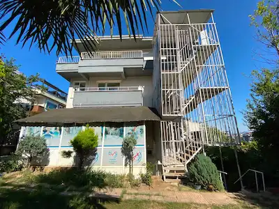 REMAX ASHILL ÜSKÜDAR FERAH DA KOMPLE KIRALIK 600 M2 TICARI BINA