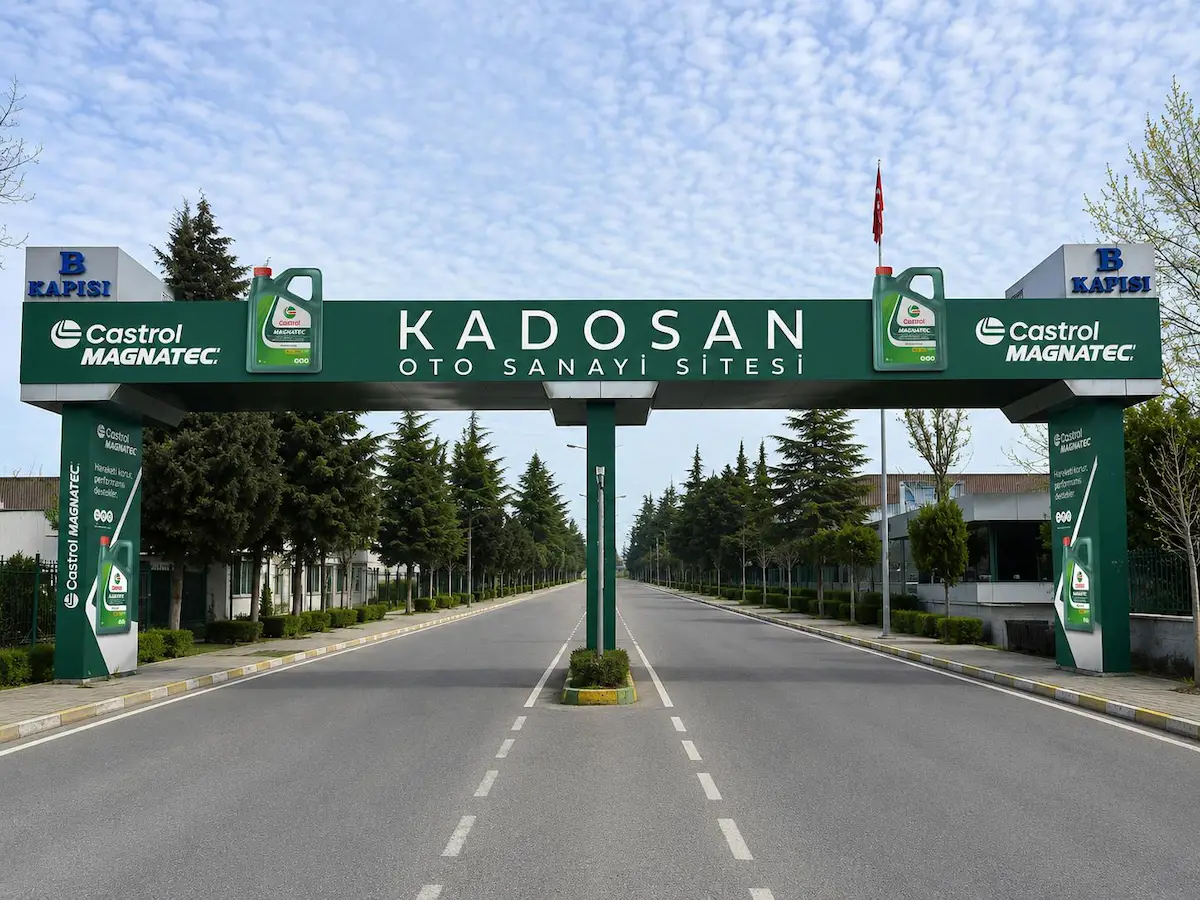 DUDULLU OSB KADOSAN OTO SANAYİ'DE SATILIK DÜKKAN