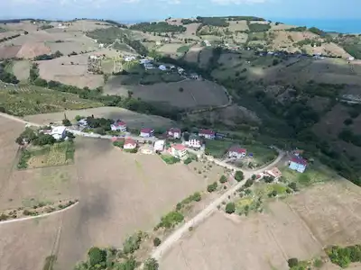 KURUGÖKÇEDE 3.958 M2 DENIZ MANZARALI SATILIK VILLA ARSASI
