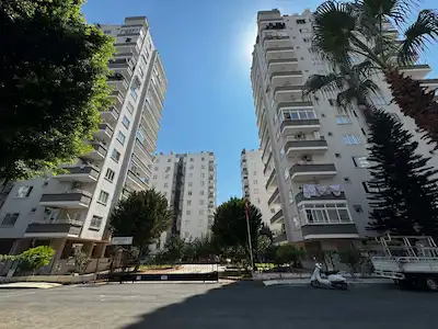 REMAX PALM'DEN MENDERES MAH.REHBER 2 SİTESİNDE GENİŞ 3+1 DAİRE