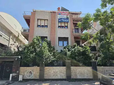 ESKİ LARA YOLUNA YÜRÜME MESAFESİNDE KISMEN DENİZ GÖRÜR, GENİŞ ÇATI DUBLEKS.