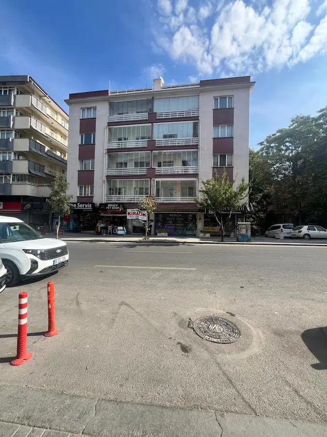 ÇANKAYA ESATOĞLU MAH CADDE ÜZERİ BAKIMLI 3+1 KİRALIK DAİRE