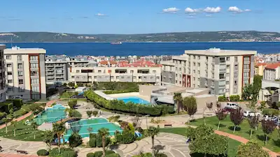 KONAKKALE BOSPHORUS SİTESİ’NDE BOĞAZ MANZARALI 3+1  SATILIK DAİRE