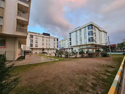 SANCAKTEPE OSMANGAZI SITE İÇI 3+1 GÜVENLIKLI METRO YAKIN