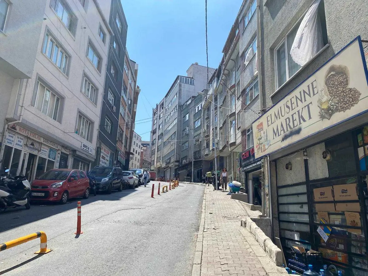 ÇAĞLAYAN VATAN CADDESİ'NDE 8 KATLI KOMPLE İŞ HANI 3