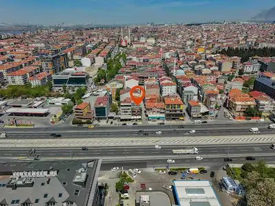 KÜÇÜKÇEKMECE'DE SATILIK KOMPLE BİNA