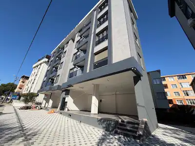 KARTAL ADNAN KAHVECI CADDESI'NDE KIRALIK SIFIR 78M² DÜKKAN