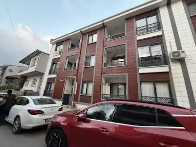 TEMREN CADDESİNDE KİRALIK 2+1 DAİRE