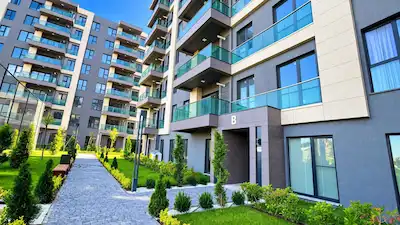 RE/MAX'TAN AVCILAR LOTUS GÖL EVLERİ SİTESİNDE 2+1 SATILIK DAİRE 